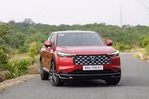 Honda HR-V e:HEV RS giảm 34 triệu đồng tại Việt Nam, giá mới 835 triệu