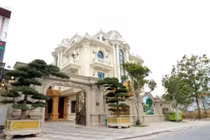 Bên trong biệt thự 600m2 toàn gỗ quý của đại gia đất mỏ