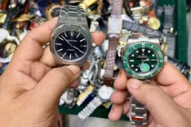 Bẫy đồng hồ hàng hiệu "giả"...giá thật 