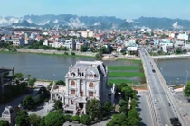 Ngắm tòa dinh thự "view triệu đô" có 1-0-2 ở Hà Nam