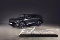 Chi tiết Renault Filante 2026 hybrid đến từ Pháp có gì "đấu" xe Hàn?