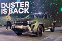 Renault Duster 2026 ra mắt, lần đầu có bản hybrid tiết kiệm xăng