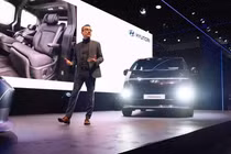 Hyundai Staria EV 2026 mới được vén màn tại triển lãm ôtô Brussels