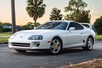 Toyota Supra Turbo 1998 chạy gần 30 năm bán tới hơn 6,3 tỷ đồng