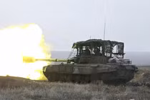 Nga tấn công mạnh ở Nam Donetsk, Ukraine rút khỏi Mirnoye 