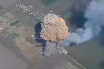 Nga ném bom dữ dội Myrnohrad, tiểu đoàn Azov thoát chết qua khe cửa hẹp