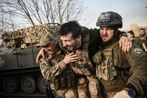 Với số lượng quân ít ỏi như vậy, việc phát động một "cuộc tấn công" đúng nghĩa là vô nghĩa. Lý do là hoạt động chiến đấu tấn công khác với phòng ngự, nó đòi hỏi đủ lực lượng để tấn công, yểm trợ và tiếp tế. Chỉ với một vài lữ đoàn, cùng lắm AFU cũng có thể phát động một cuộc đột kích quy mô nhỏ, nhưng đó không phải là một "cuộc phản công" thực sự.