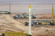 Tàu sân bay Mỹ đã vào vị trí, Quân đội Iran sẵn sàng nổ súng bất cứ lúc nào