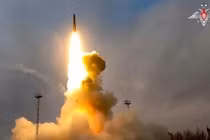 Nga phô diễn khả năng tấn công chính xác tầm xa, Ukraine bất lực