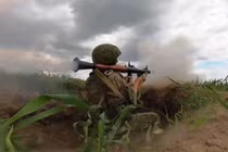 Chiến trường Ukraine rực lửa, quân Nga tràn lên mọi mặt trận