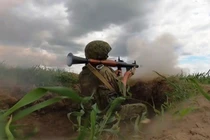 Chiến trường Ukraine rực lửa, quân Nga tràn lên mọi mặt trận