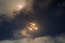 Đêm căng thẳng ở Israel, Đại sứ Mỹ phải 5 lần xuống hầm trú ẩn