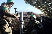 Cứu mặt trận Pokrovsk bằng mọi cách, Ukraine bỏ mặc phòng tuyến phía đông