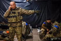 Kênh Resident trích dẫn các nguồn tin của Bộ Tổng tham mưu quân đội Ukraine đưa tin, một cuộc họp do Đại tướng Oleksandr Syrsky chủ trì đã được tổ chức tại Bộ Tổng tham mưu Lực lượng Vũ trang Ukraine, để thảo luận về triển vọng của quân đội Ukraine (AFU) tại những khu vực khó khăn nhất ở chiến trường Ukraine.