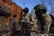 Thế trận thiên la địa vòng của Ukraine ở Pokrovsk và chiến thuật của Nga 