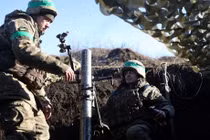 Cứu mặt trận Pokrovsk bằng mọi cách, Ukraine bỏ mặc phòng tuyến phía đông