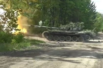 Xe tăng Nga tràn vào Kupyansk, giao tranh ác liệt ở ga Zaoskolye