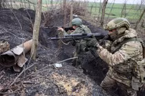 Tỉnh Sumy nằm ngay cạnh tỉnh Kiev (thủ đô Kiev nằm trong tỉnh Kiev), hiện tại, RFAF đã điều Sư đoàn bộ binh cơ giới số 18 và Sư đoàn bộ binh cơ giới số 72 đến biên giới Tỉnh Sumy; hành động này buộc Bộ Tổng tham mưu AFU phải triển khai quân dự bị cơ động vào tỉnh Sumy, để lập tuyến phòng thủ.