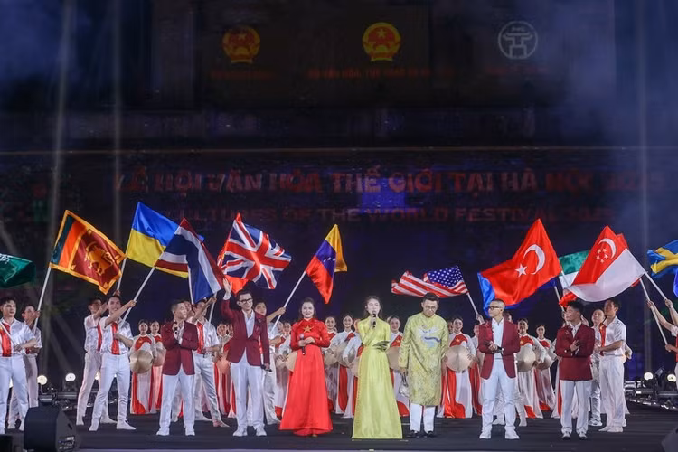 Chương trình nghệ thuật tại Lễ hội - Ảnh: VGP/Nhật Bắc