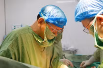 Phát hiện khối u xơ tử cung có kích thước lớn bất thường