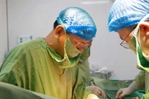 Phát hiện khối u xơ tử cung có kích thước lớn bất thường