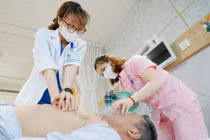 Vệ sinh bể ngầm, người đàn ông hôn mê vì ngạt khí, suýt chết não