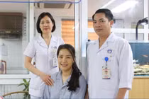 12 năm đau mặt dai dẳng, người phụ nữ vượt 800km tìm cách chữa