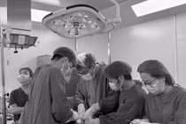 Người phụ nữ chưa chồng phát hiện u sarcoma tử cung nặng gần 9 kg