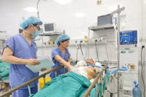 Sức khỏe nạn nhân bị xe bán tải tông liên hoàn ở phố Khâm Thiên