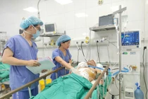 Sức khỏe nạn nhân bị xe bán tải tông liên hoàn ở phố Khâm Thiên