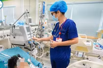 Nhiều trẻ đuối nước nguy kịch vì được dốc ngược, vác lên vai chạy