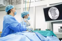 Lần đầu tiên Việt Nam nội soi thần kinh 4K-ICG cắt u tuyến yên khổng lồ