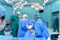 Báo động đỏ cứu cô gái 24 tuổi vỡ bàng quang, buồng trứng, dập phổi...