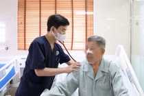 Cấp cứu kịp thời, nhiều người cao tuổi đột quỵ thoát tử vong