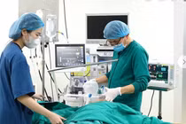 Chọc dò buồng trứng tại phòng khám tư, trẻ 10 tuổi nguy kịch vì nhiễm trùng