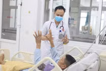 Lọc máu liên tục cứu người đàn ông ngộ độc rượu tối nguy kịch