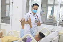 Lọc máu liên tục cứu người đàn ông ngộ độc rượu tối nguy kịch