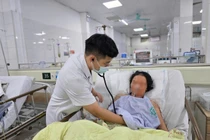 Sét đánh nữ bệnh nhân 55 tuổi chảy máu não nguy kịch