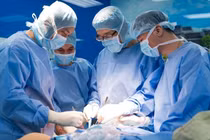 Khớp gối nhân tạo bị “trôi” khỏi ổ khớp, biến dạng chân, mất vận động