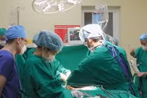 Suýt mất mạng vì chấn thương bụng kín lúc quét nhà