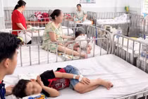 Số ca tay chân miệng tăng mạnh tại TP HCM, nhiều ca biến chứng nặng