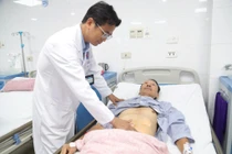 Uống nhiều rượu, người đàn ông phải cắt toàn bộ dạ dày do ung thư