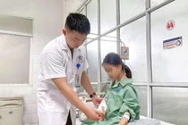 Cố định xương gãy qua màn hình tăng sáng không để lại sẹo