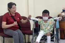 Chữa bỏng cho bé trai duy nhất sống sót trong vụ cháy nhà tại An Khê, Gia Lai