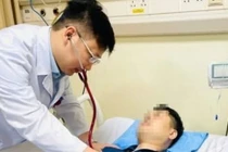 Đau đầu, chóng mặt do bệnh hiếm phải thay 17 lít huyết tương