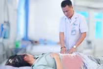 Người phụ nữ 49 tuổi mất cả tử cung và 2 buồng trứng vì u xơ 3,5kg