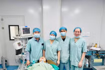 67 tuổi sưng đau vùng cổ, phát hiện u nang giáp móng bẩm sinh