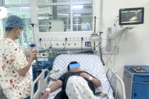 Trẻ 12 tuổi béo phì nguy kịch do mắc sốt xuất huyết