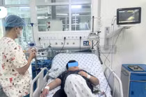 Trẻ 12 tuổi béo phì nguy kịch do mắc sốt xuất huyết