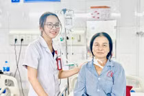 Uống mật cá trắm chữa đau đầu, người phụ nữ bị ngộ độc suy gan cấp